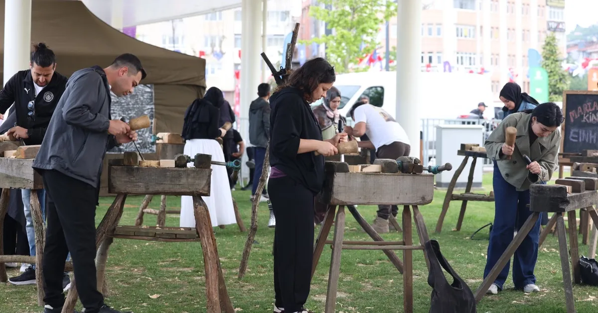 EnFest’te genç eller ahşap ve deri atölyelerinde üretti - Eğitim Haberleri