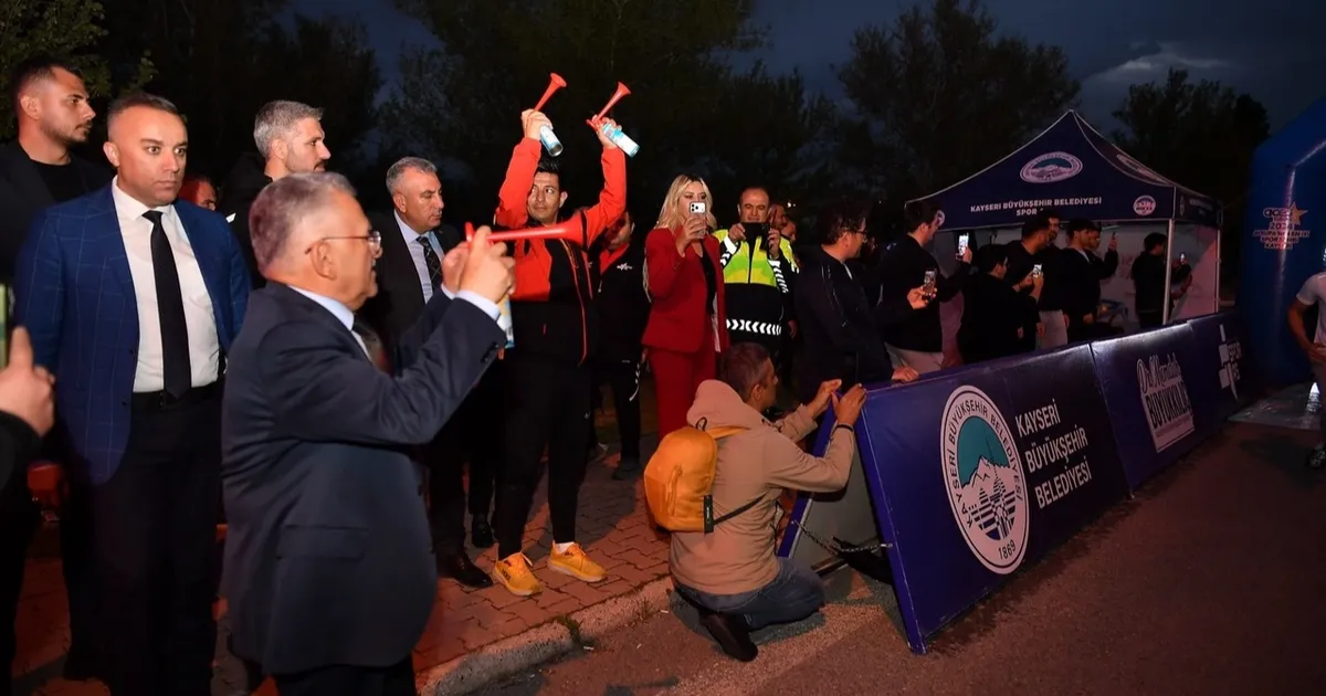 Kayseri'de Gece Koşusu coşkusu - Spor Haberleri