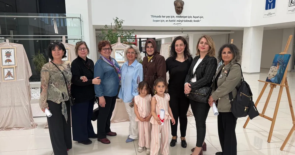“Aynı Gökyüzü Altında Farklı Dokunuşlar” sergisi sanatseverlerle buluştu - Gündem Haberleri