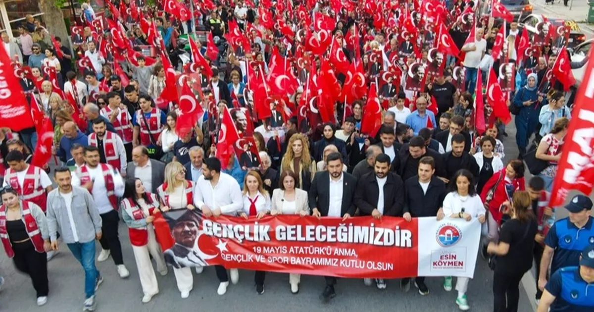 İstanbul Maltepe'de 19 Mayıs coşkusu zirveye ulaştı - Gündem Haberleri