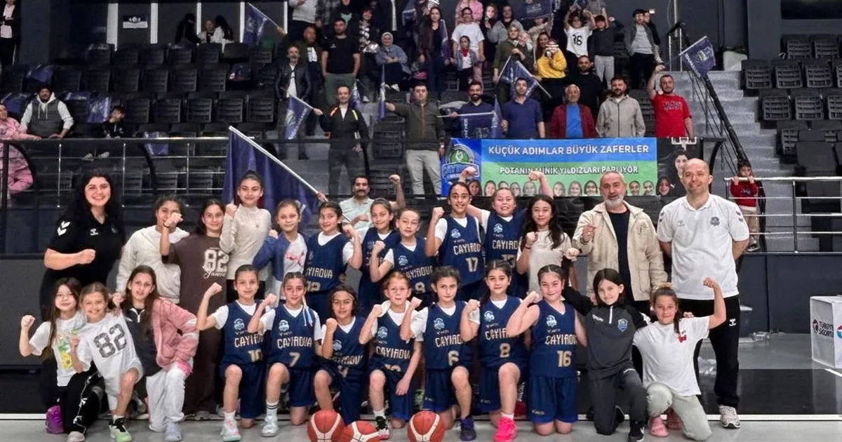 Çayırovalı minik basketbolcular şampiyon oldu - Spor Haberleri