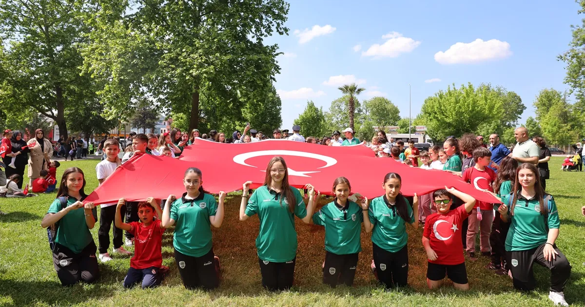 Sakarya Aziz Duran Parkı’nda 19 Mayıs şöleni yaşandı - Gündem Haberleri