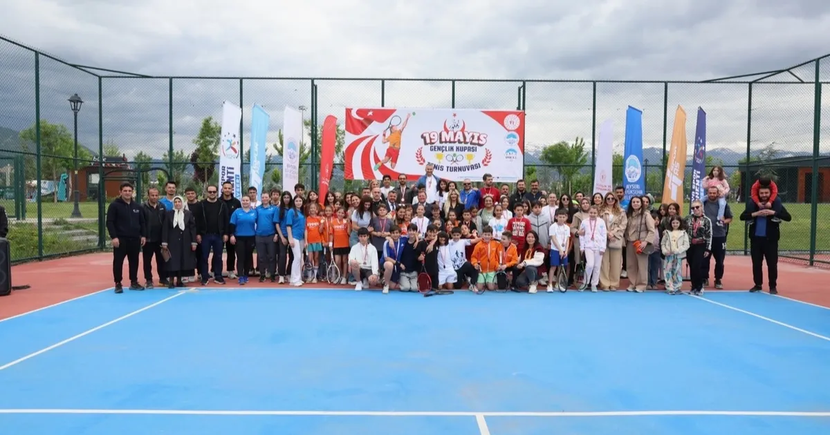 Kayseri Büyükşehir'den 19 Mayıs'a yakışan tenis turnuvası