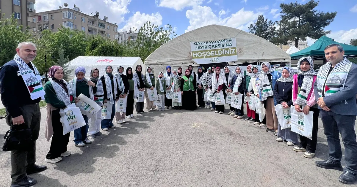 Mardin’de başörtüsü takmaya başlayan öğrencilere anlamlı destek