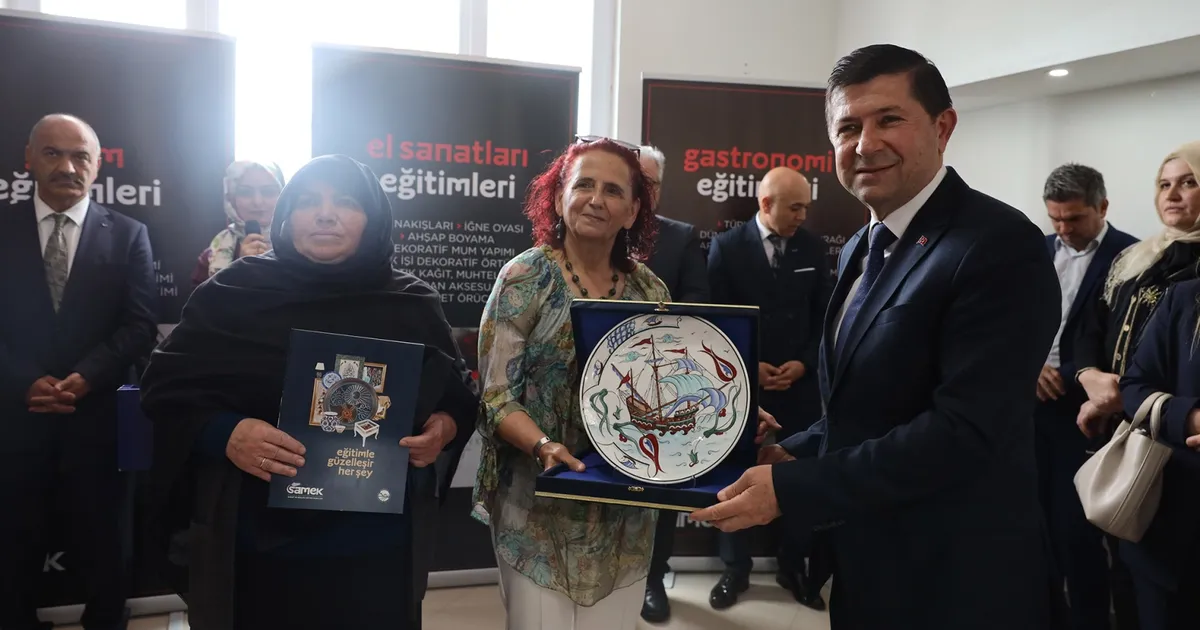 SAMEK yıl sonu sergileri Kocaali’de sürüyor