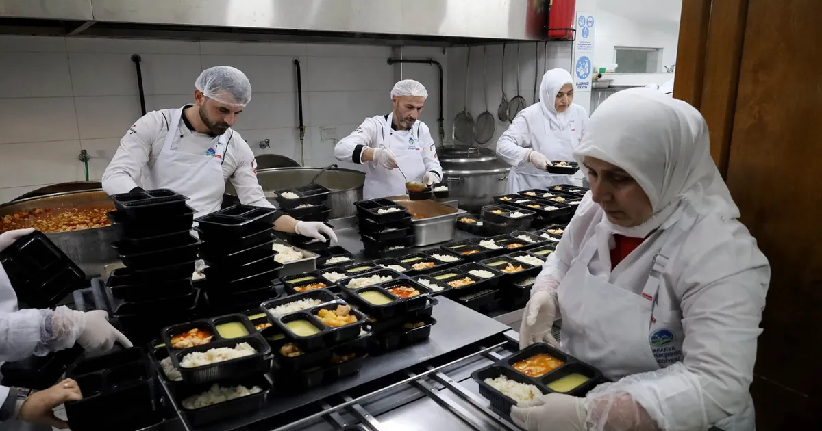 Sakarya'da bayramın bereketi ihtiyaç sahiplerinin sofrasına ulaşacak