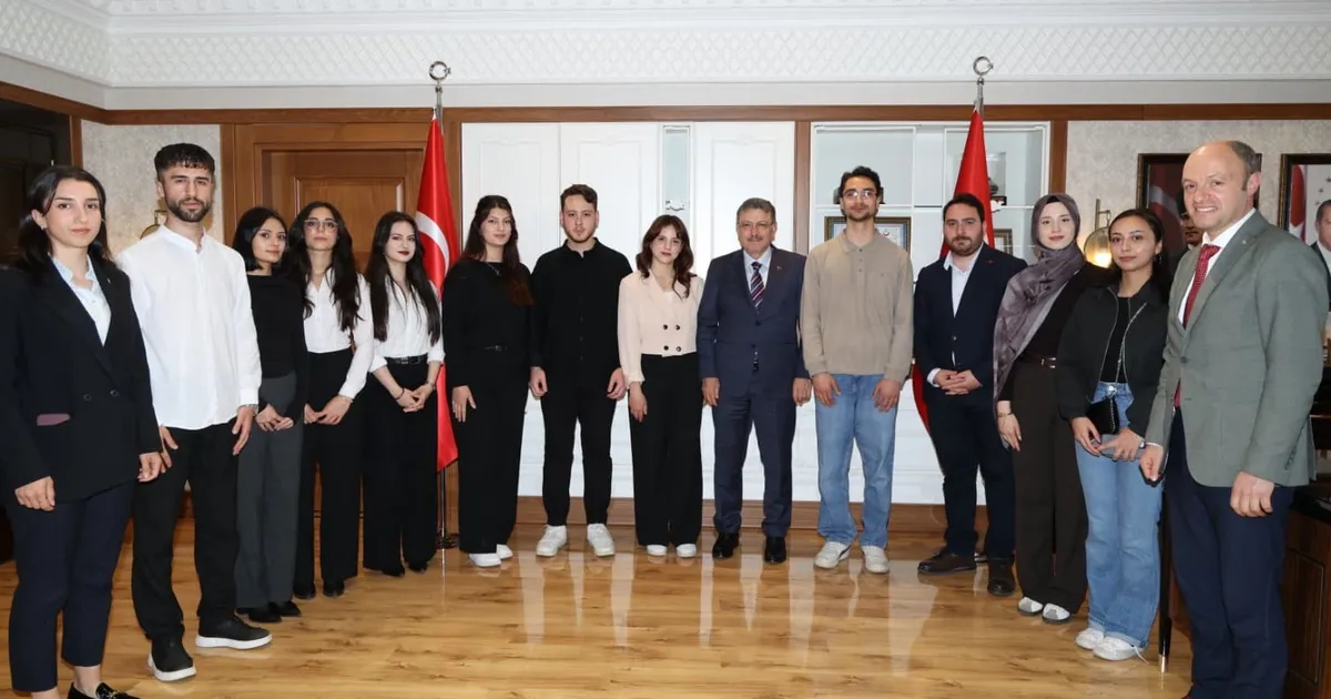 Trabzon’da hukuk öğrencilerine yargı simülasyonu ödülü