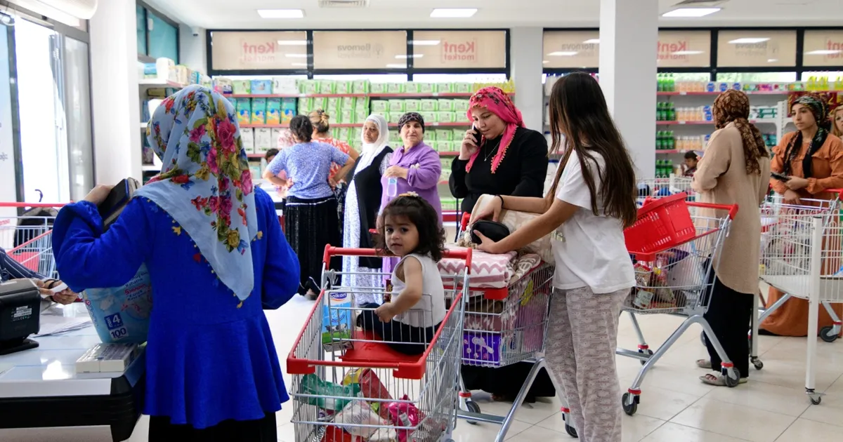 İzmir Bornova’da bayram öncesi sosyal destek güçlendi