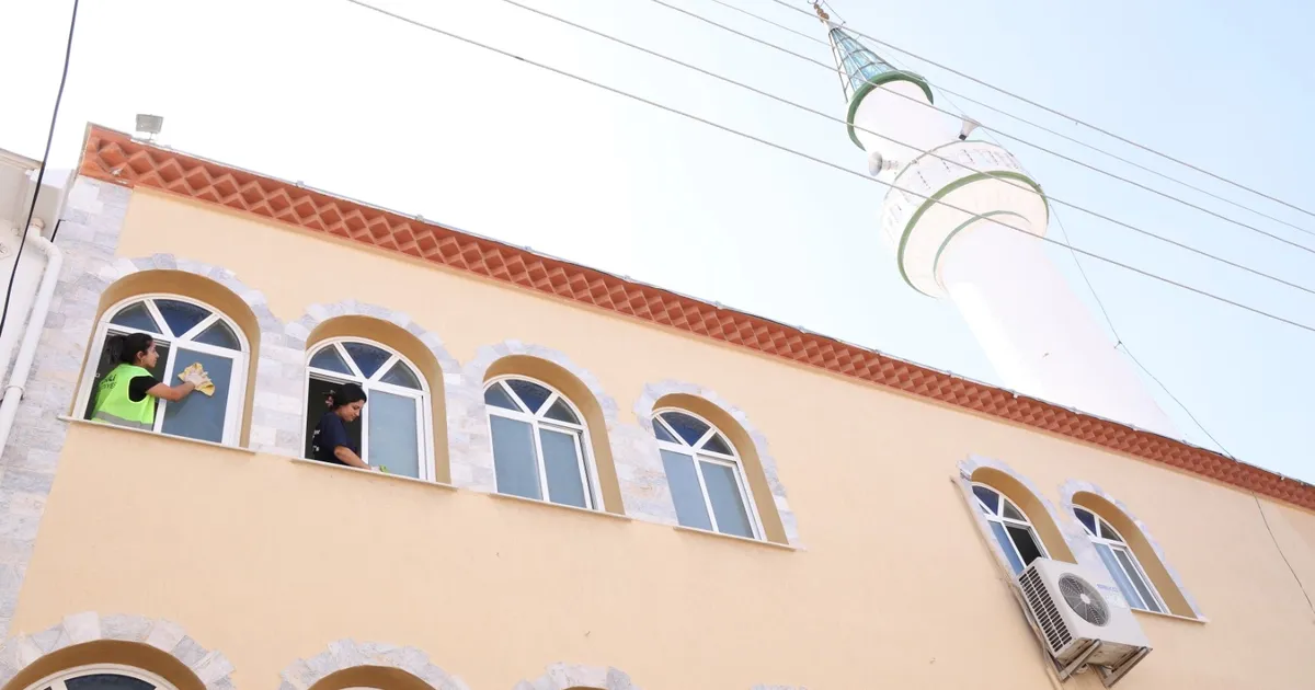 İzmir Çiğli’de camilerde bayram temizliği - Gündem Haberleri