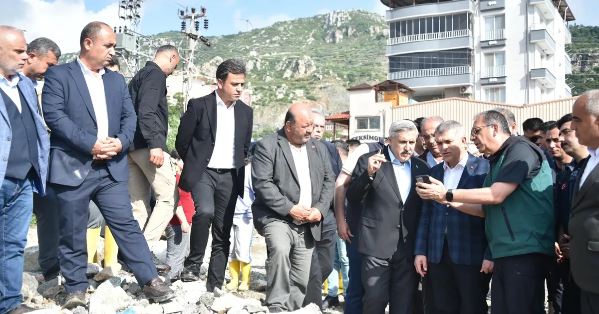 Hüseyin Yayman Hatay'da sel bölgesinde incelemelerde bulundu