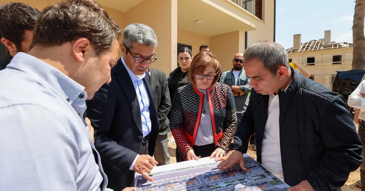 Gaziantep'te TCDD lojmanlarının restorasyonuna yakın mercek