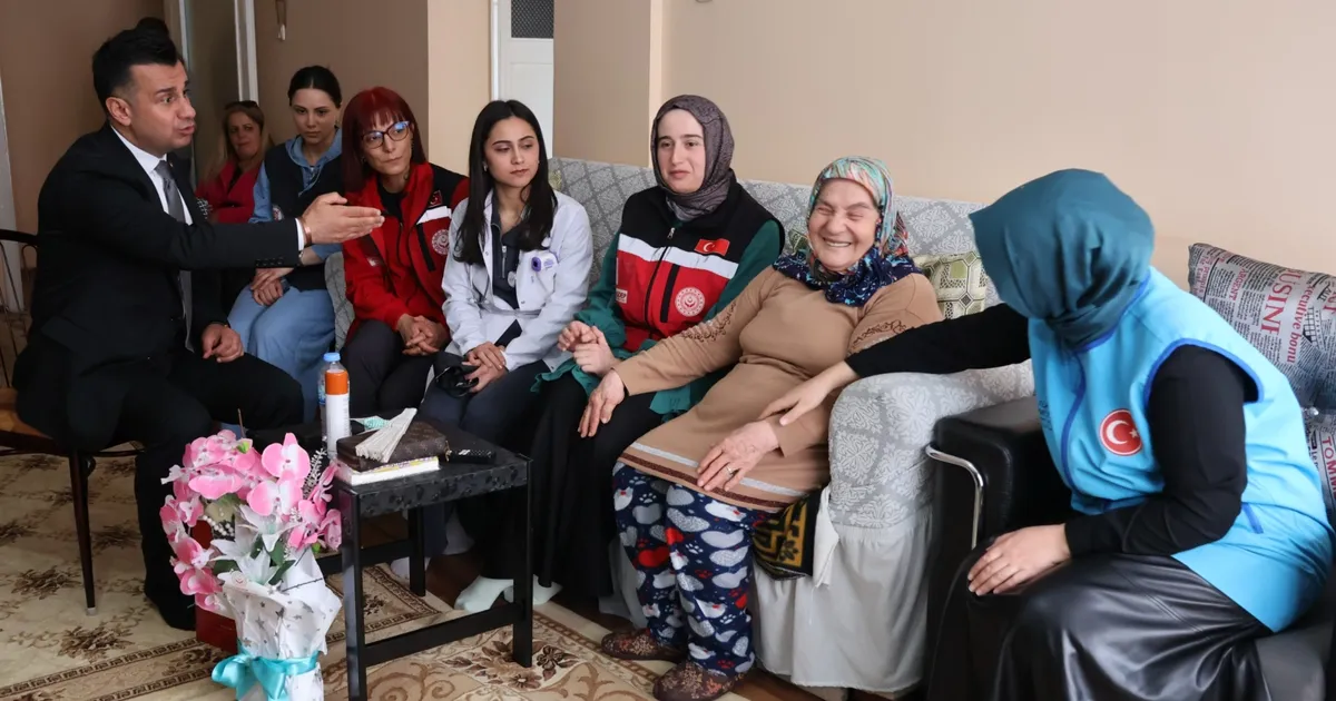 Erzurum'da bayram öncesi çınarların kapısı vefayla çalındı