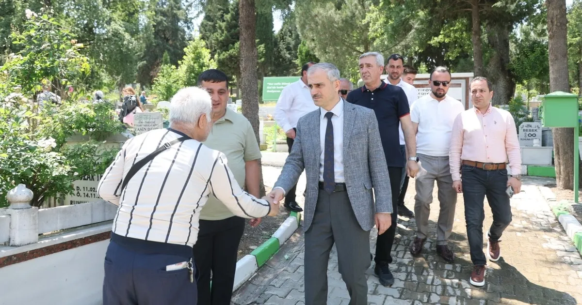 Çayırovalıları kabir ziyaretinde yalnız bırakmadı