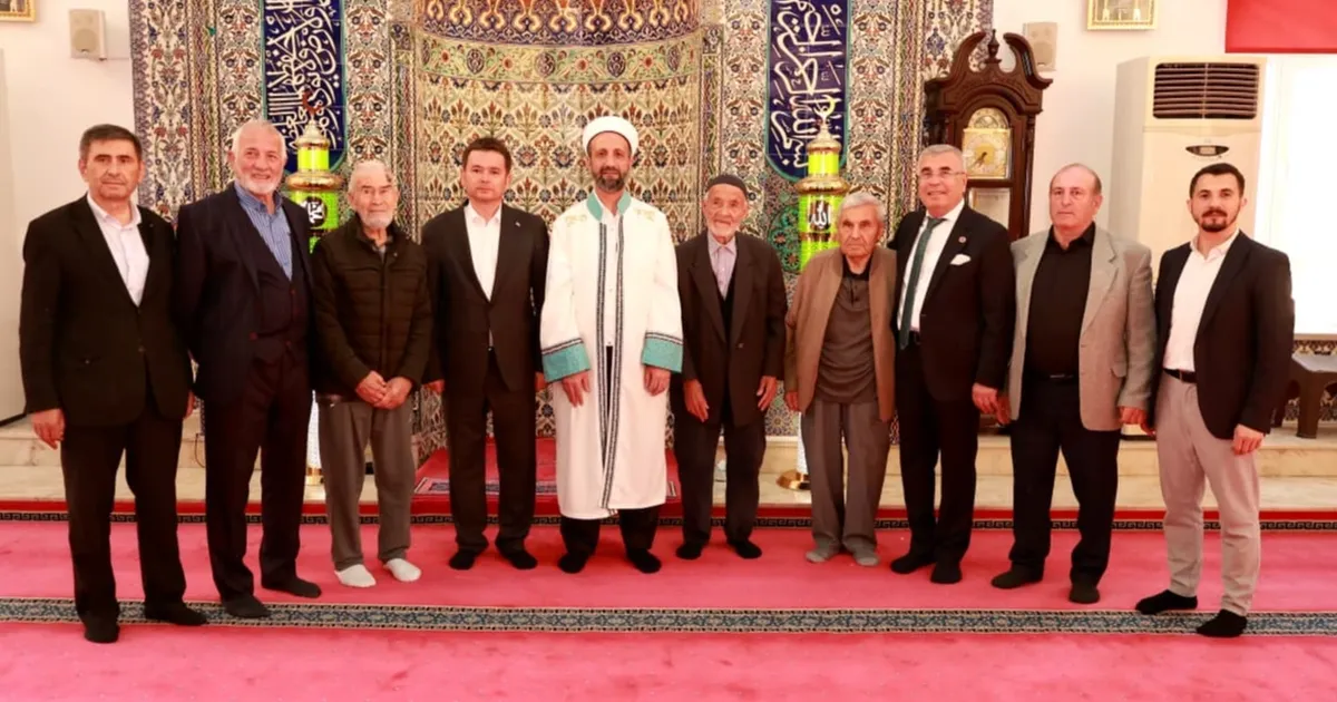Bursa Osmangazi'de Başkan Erkan Aydın vatandaşlarla bayramlaştı