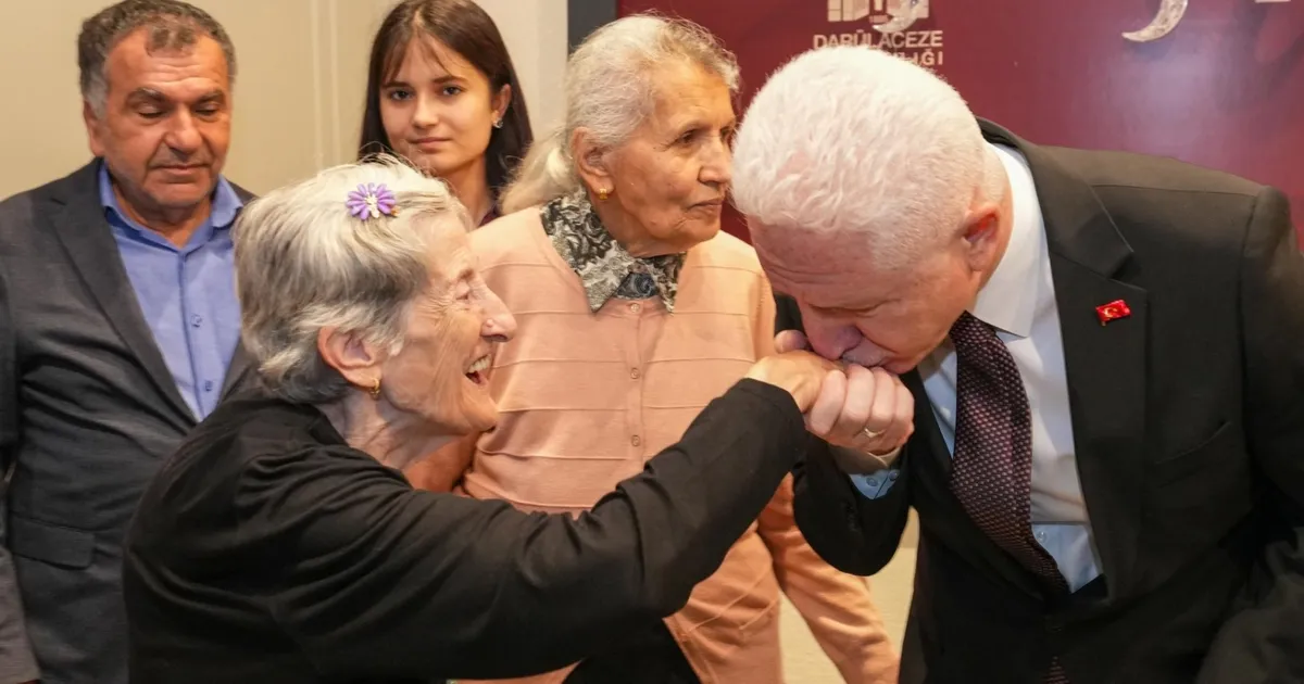 Vali Davut Gül’den Darülaceze’ye bayram ziyareti