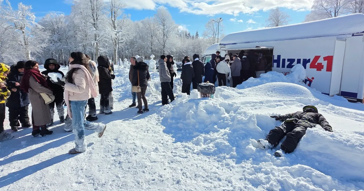 Kuzuyayla'da kar ve bayram bir arada