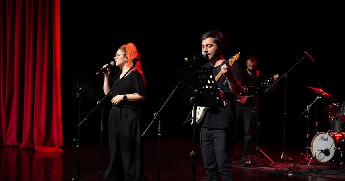 Mersin'de LGS'ye hazırlanan öğrenciler stresi konserle attı - Gündem Haberleri