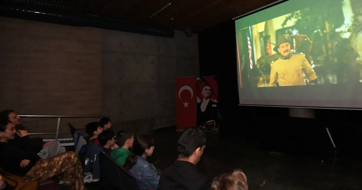 Bursa Osmangazi’de sinema tarihle buluştu