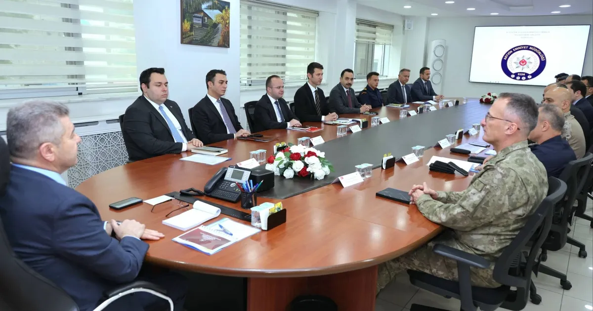Artvin Valiliği'nde güvenlik ve asayiş toplantısı