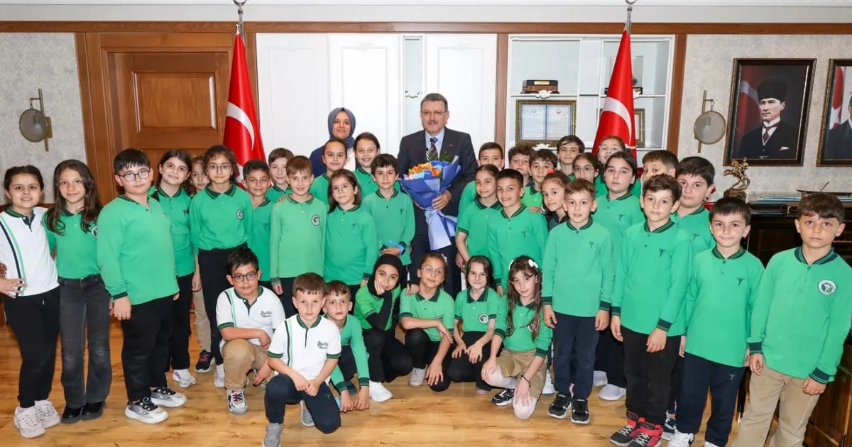 Trabzon'da Başkan Genç’ten minik misafirlerine maç sözü!