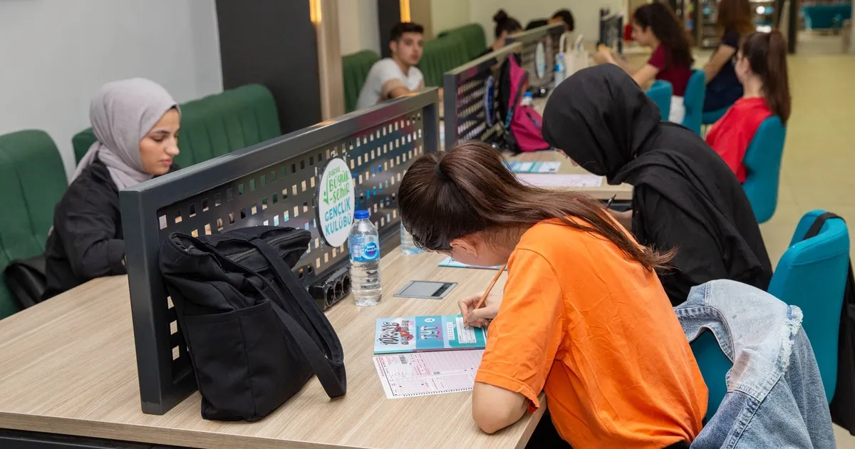 Bursa Büyükşehir'den üniversite adayları için son prova
