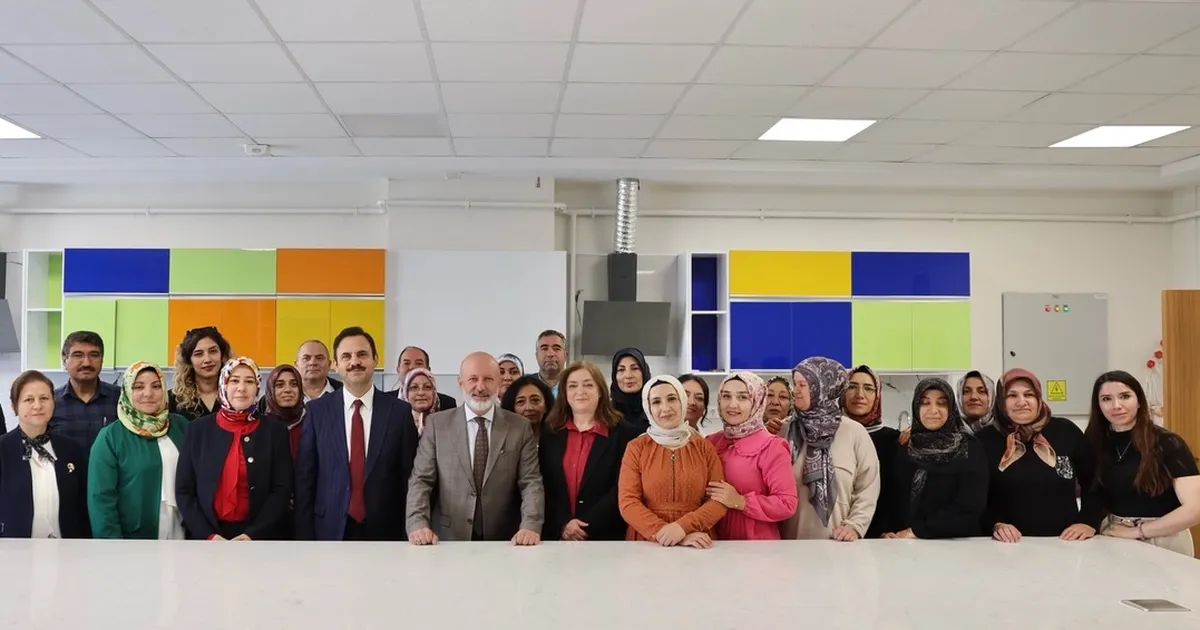 Kayseri Kocasinan Akademi'den göz kamaştıran sergi - Gündem Haberleri