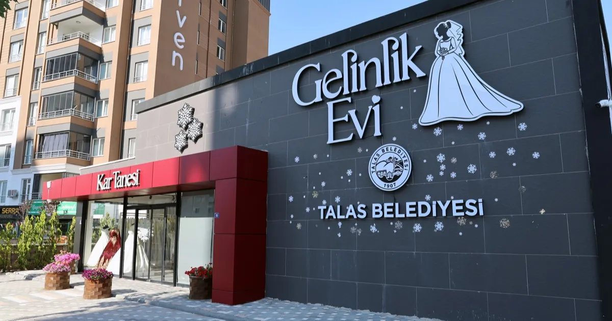 Kar Tanesi Gelinlik Evi yeni sezon heyecanı