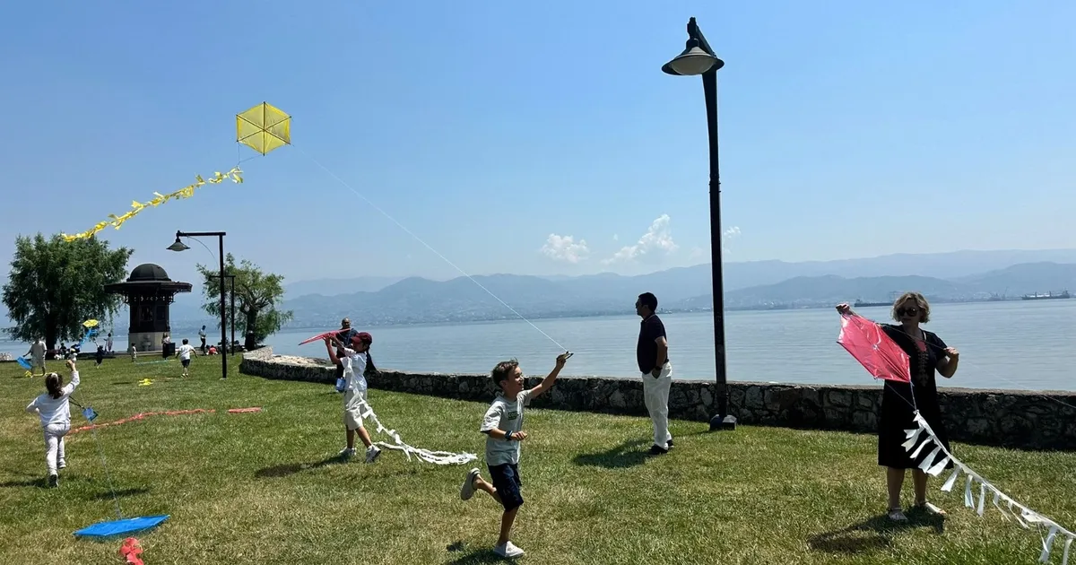 Uçurtmalar Kocaeli'den barışa uçtu