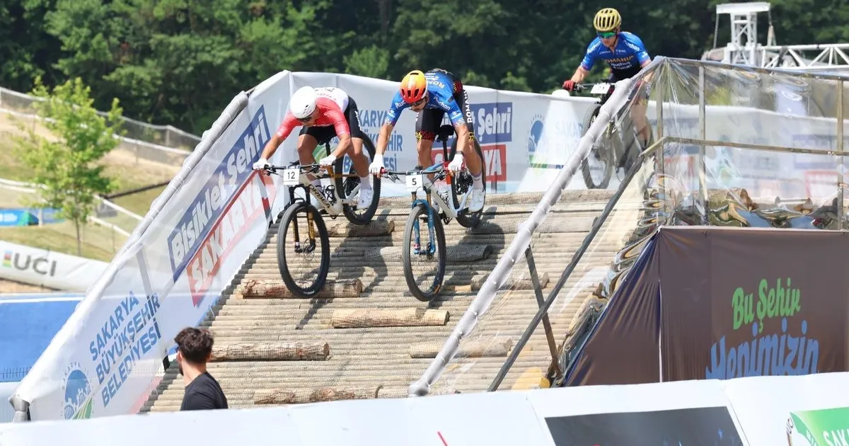Dünyanın en iyileri Sakarya'da pedal çeviriyor
