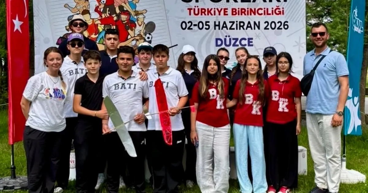 Keşanlı gençler Model Planörde Türkiye üçüncüsü oldu