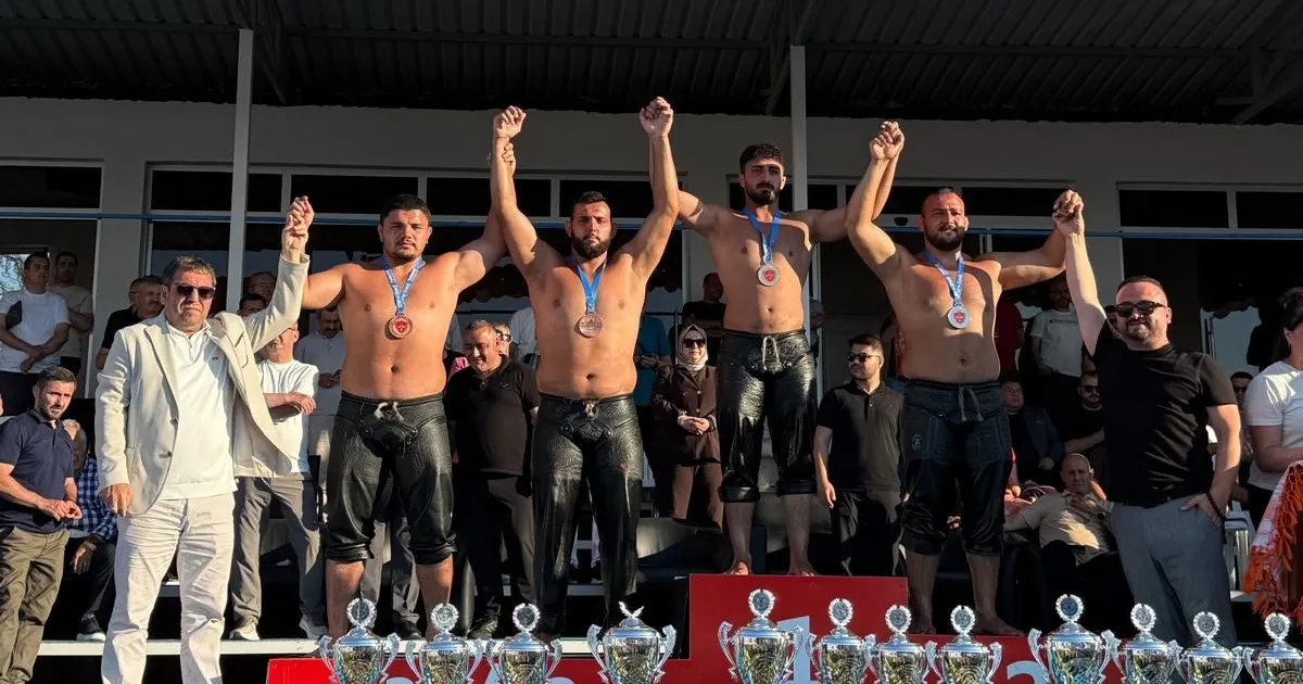 Kocaeli Kağıtspor, Bükreş’te minderi salladı