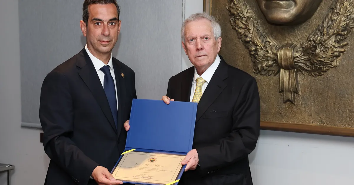 Fenerbahçe'de Aziz Yıldırım ve yönetimi mazbataları aldı