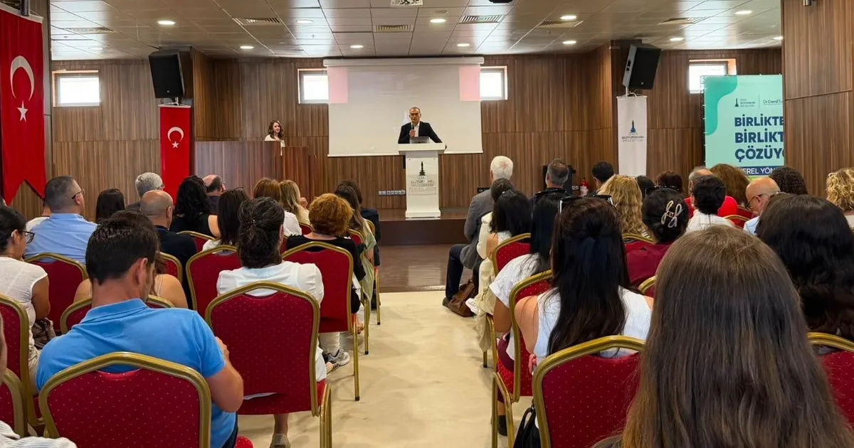İzmir’in evde bakım modeli masaya yatırıldı