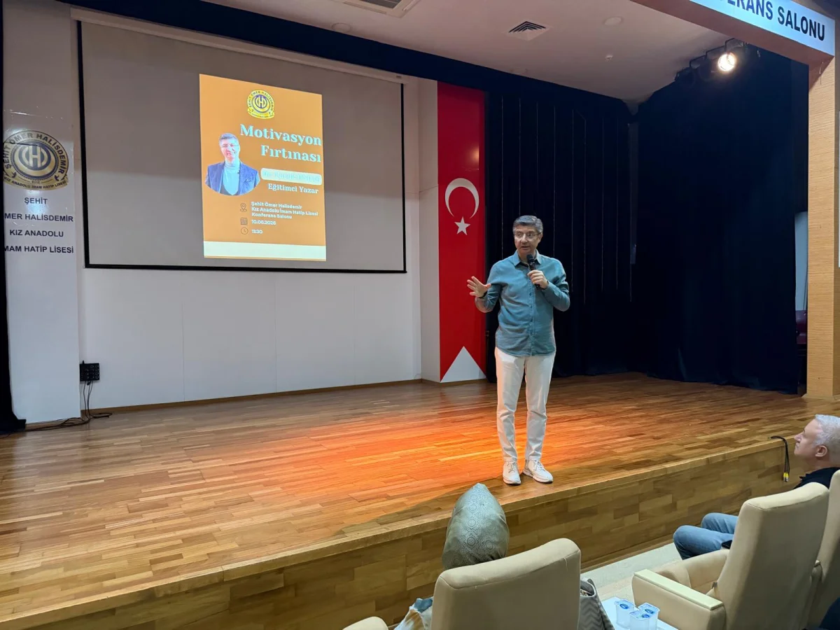 Çekmeköy'de öğrencilere LGS ve YKS semineri düzenlendi - Eğitim Haberleri