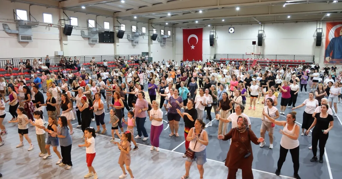 İzmir Çiğli’de aerobik ve dans coşkusu