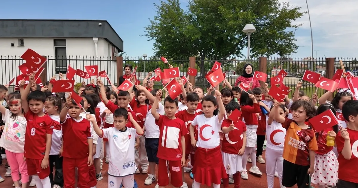 Kayseri Büyükşehir Çocuk Kütüphanesi miniklerinden Milli Takım'a destek - Spor Haberleri