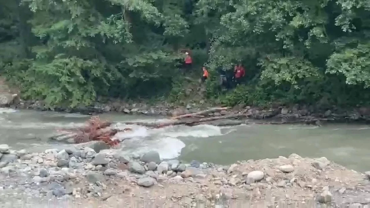 Rize’de kayıp kişi aranırken acı haber geldi: AFAD personeli hayatını kaybetti - Gündem Haberleri