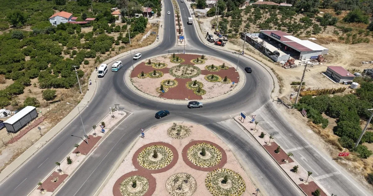 İzmir Seferihisar’ın iki büyük kavşağı yenilendi 