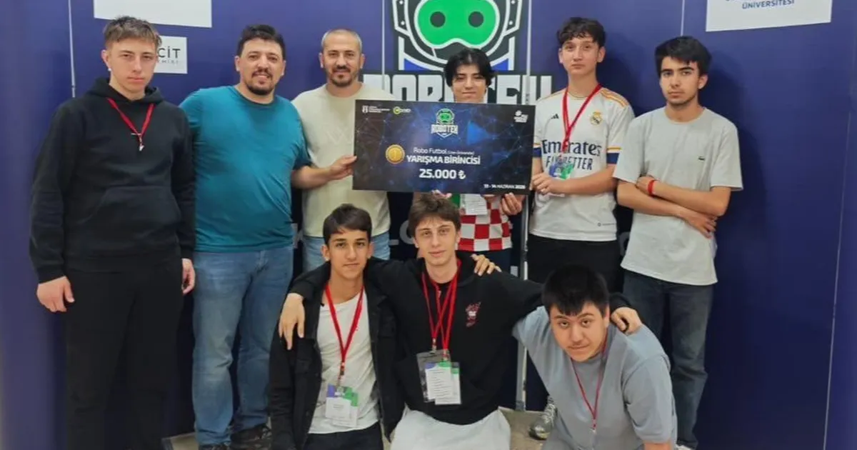 Sakarya Karasulu öğrencilerden Robotek’te çifte Türkiye derecesi