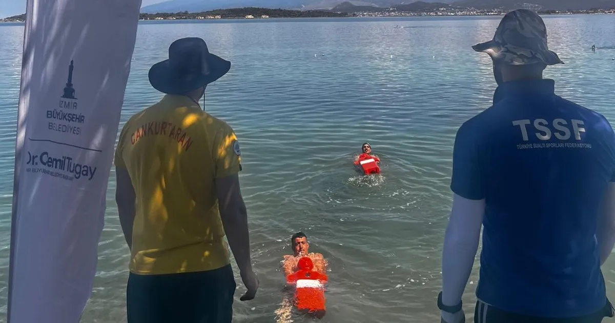 İzmir sahillerinde hayat nöbeti