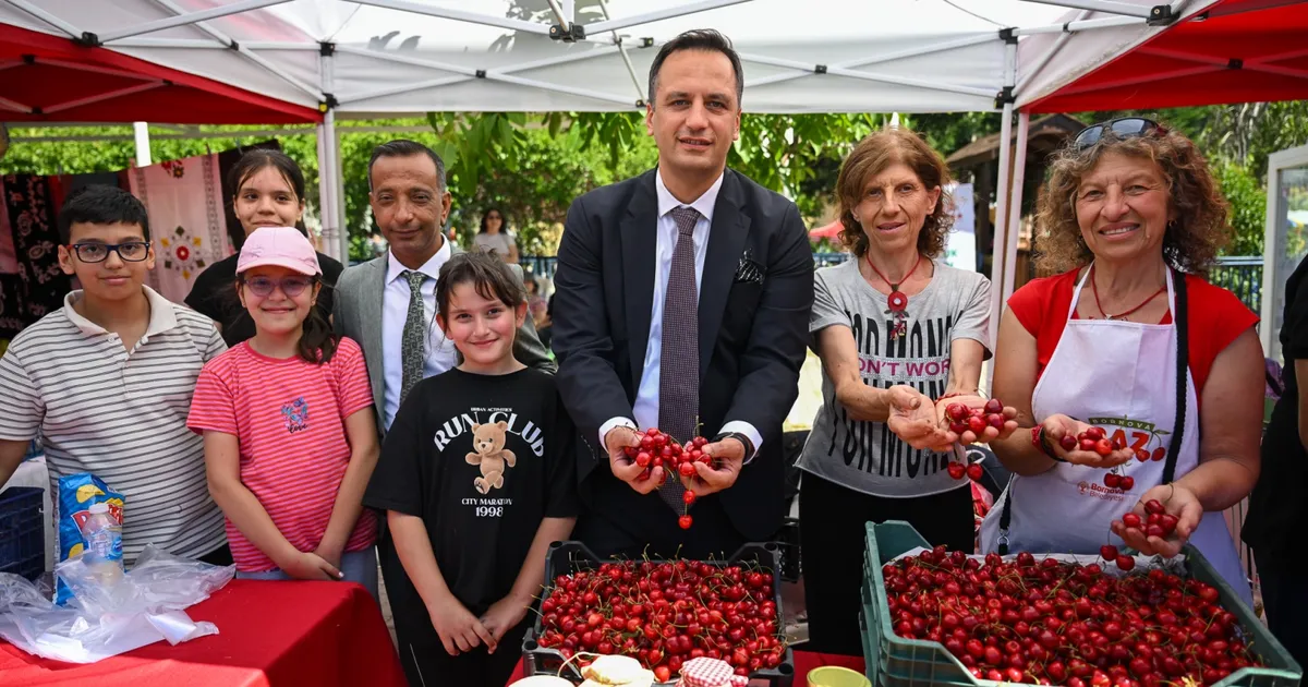İzmir Bornova’da kiraz bereketi coşkuya dönüştü