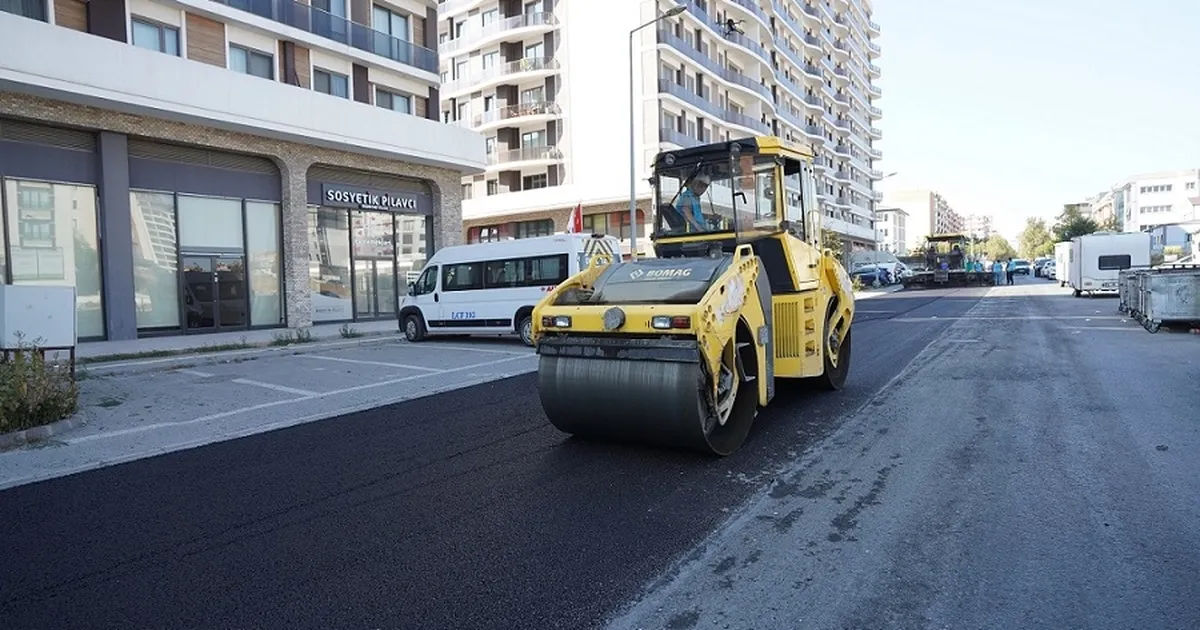 İstanbul Beylikdüzü’nde yol bakım çalışmaları sürüyor