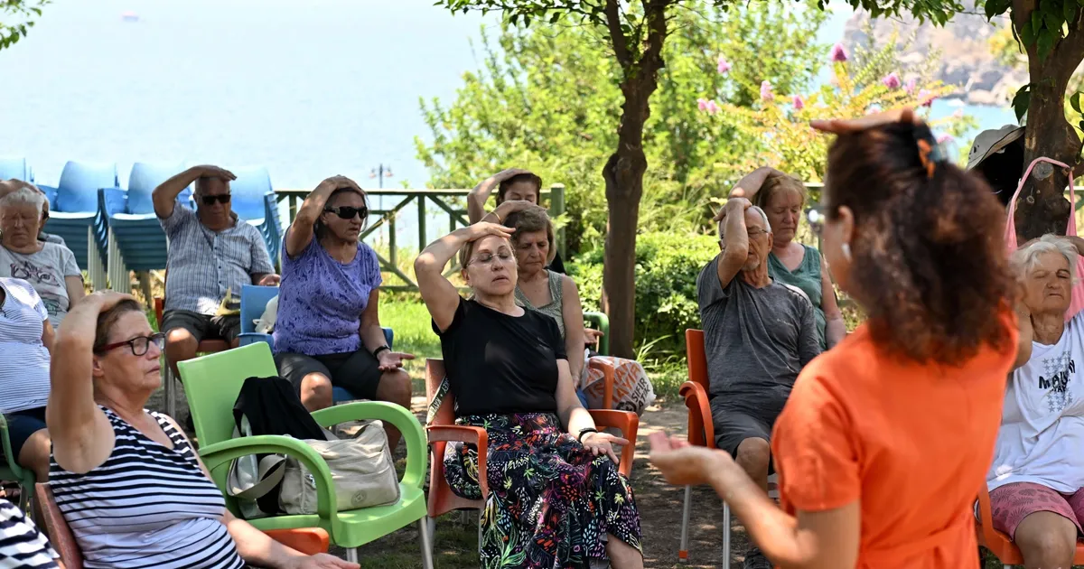 Antalya Muratpaşa’dan Parkinson hastalarına hareket desteği