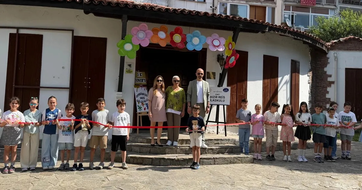 Cumhuriyet Sanat Galerisi minik ressamlara ev sahipliği yaptı