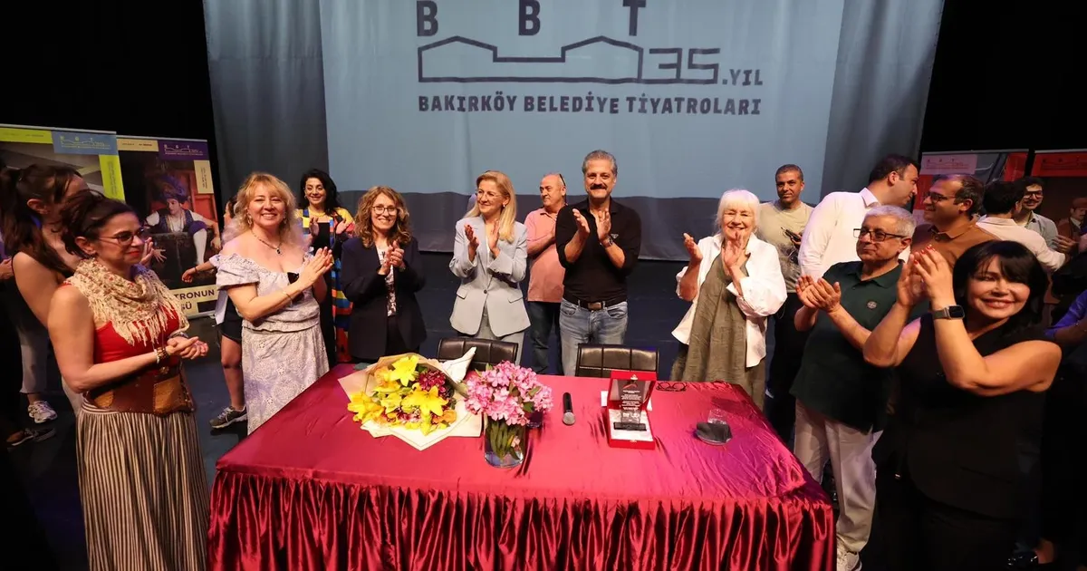 Bakırköy Belediye Tiyatroları'ndan 35. yıl lansmanı