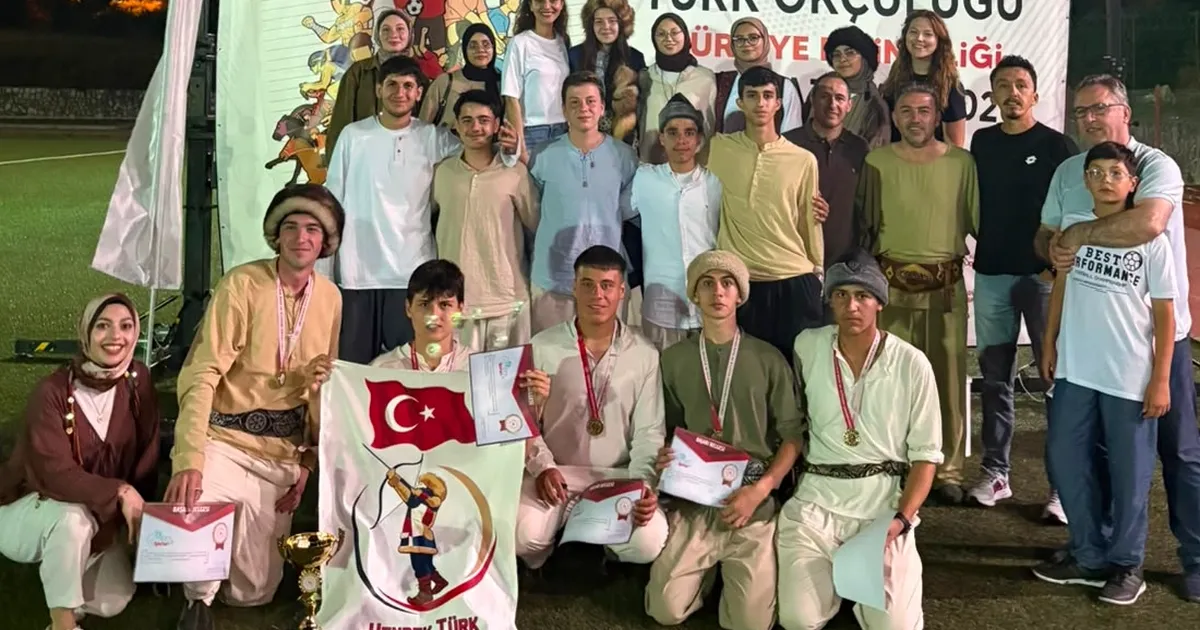 Sakarya'da Hendek Anadolu İHL Türkiye Şampiyonu oldu