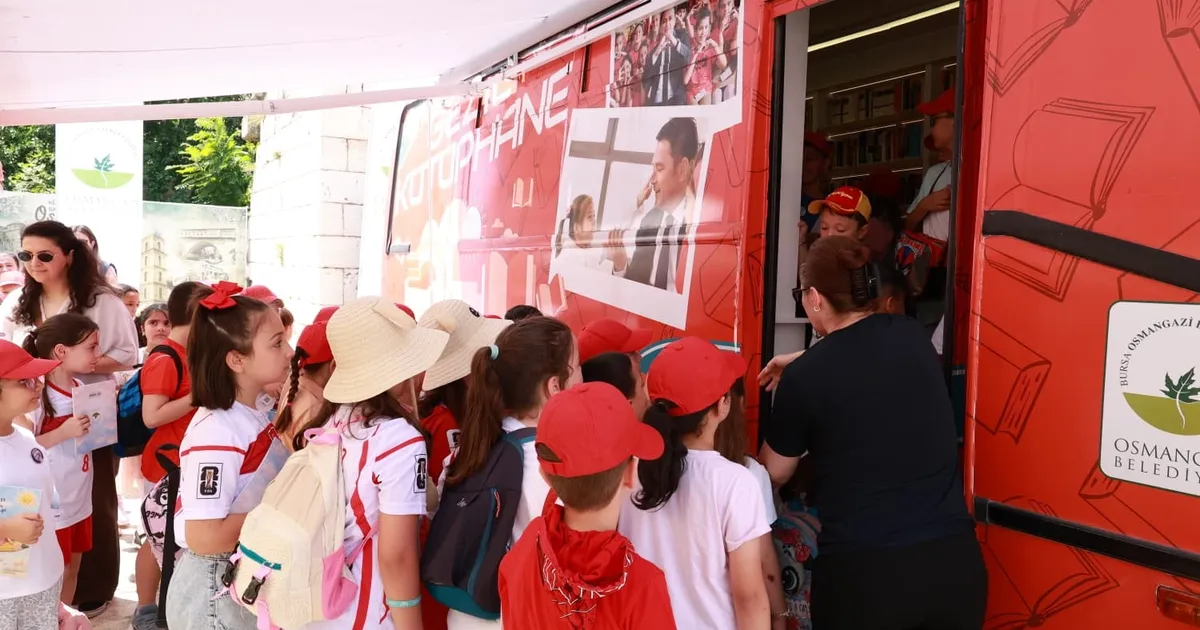 Bursa Osmangazi'de çocuklara kitap ve tarih sevgisi aşılıyor