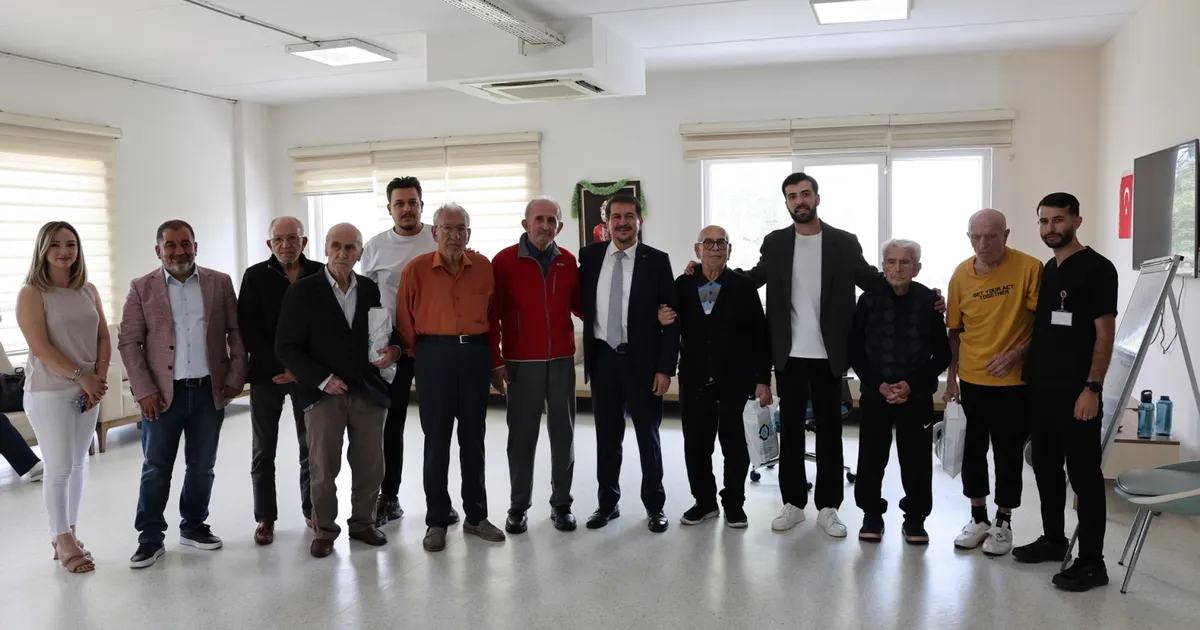 Bursa Nilüfer’de yaşlılara Babalar Günü ziyareti