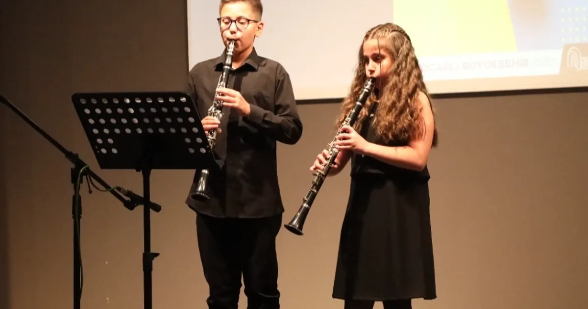 Kocaeli'de öğrenciler yıl sonu konserinde gururlandırdı