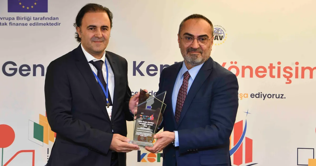 “Genç Dostu Yerel Yönetişim Zirvesi”nde ABB'ye ödül - Gündem Haberleri
